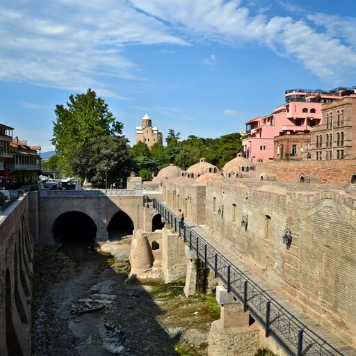 Тбилиси. По кварталу Тифлисских бань