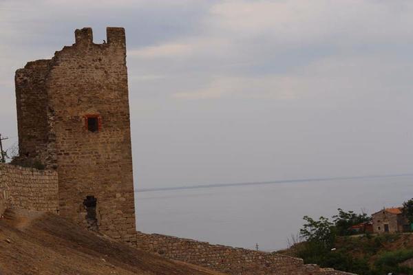 Генуэзская крепость в&nbsp;Феодосии. Вспоминаем прогулки по&nbsp;Крыму